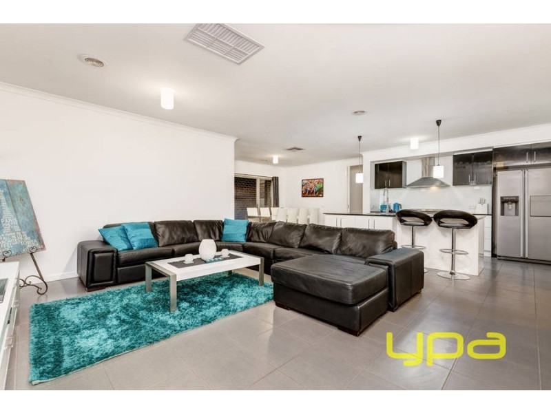 11 Dion Place, Melton West VIC 3337