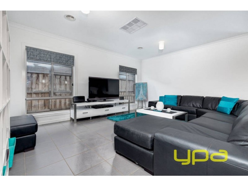 11 Dion Place, Melton West VIC 3337