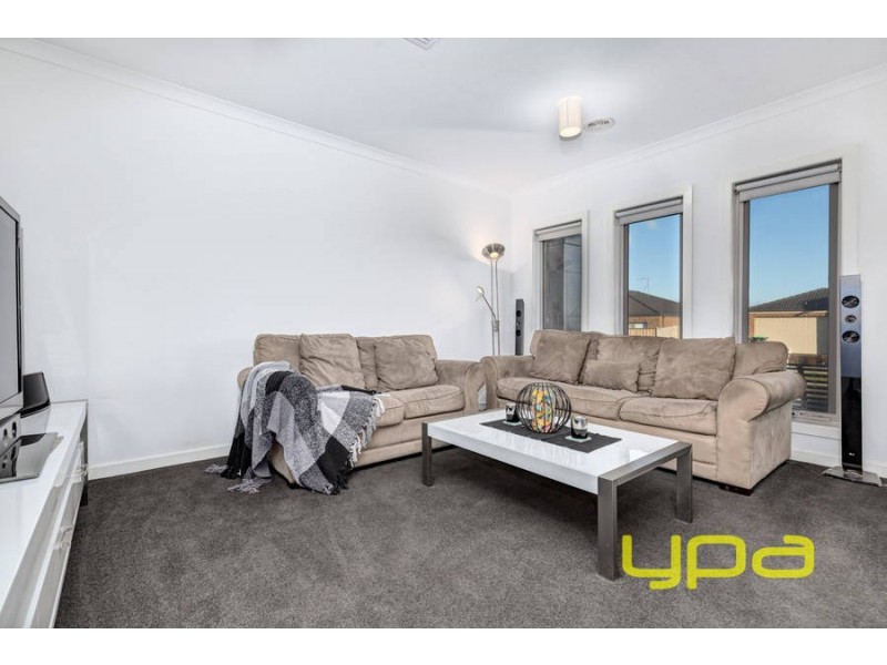 11 Dion Place, Melton West VIC 3337