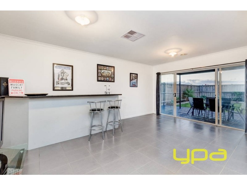 11 Dion Place, Melton West VIC 3337