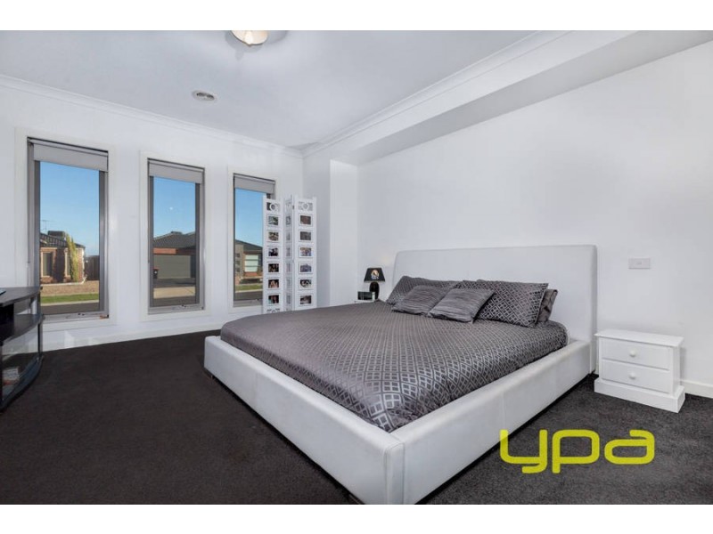 11 Dion Place, Melton West VIC 3337