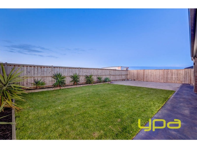 11 Dion Place, Melton West VIC 3337