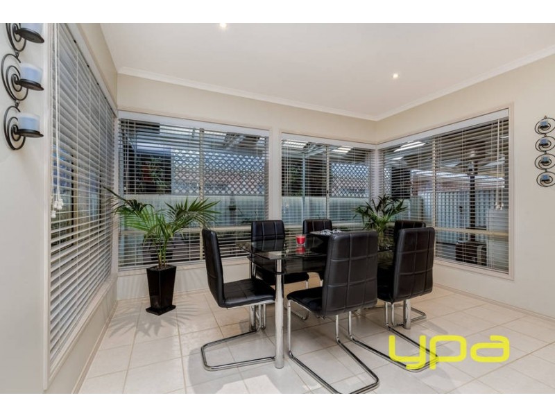 22 Fiddlewood Turn, Melton West VIC 3337