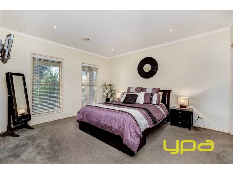 22 Fiddlewood Turn, Melton West VIC 3337