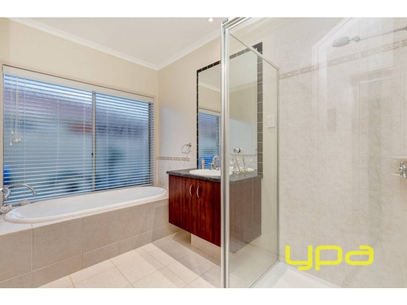 22 Fiddlewood Turn, Melton West VIC 3337