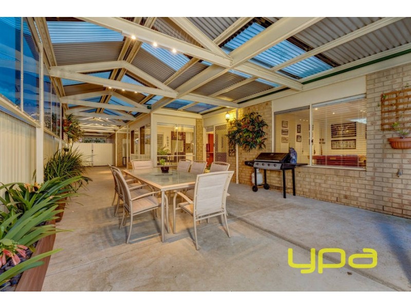 22 Fiddlewood Turn, Melton West VIC 3337