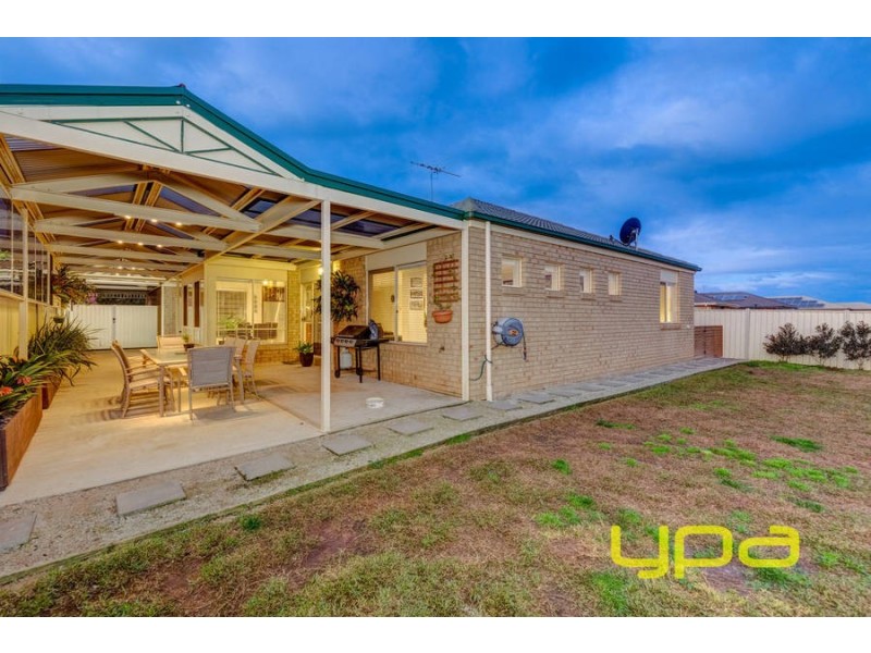 22 Fiddlewood Turn, Melton West VIC 3337