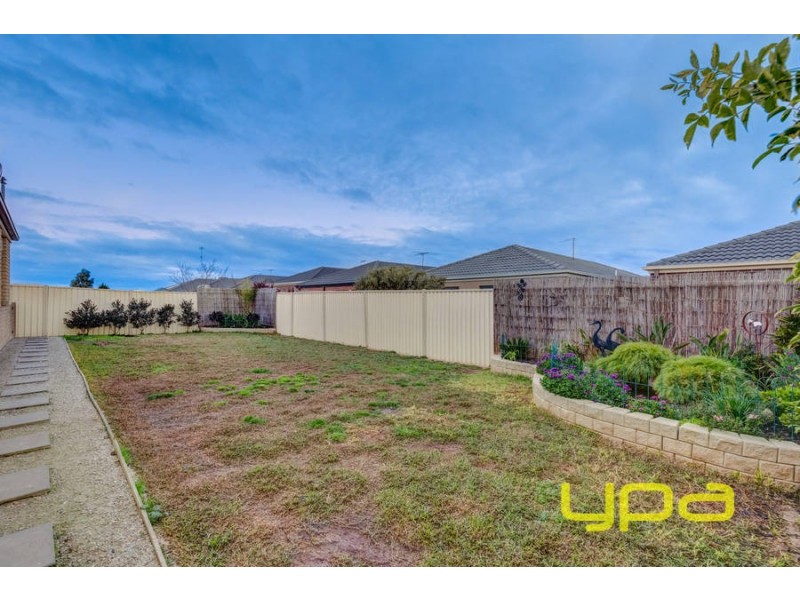 22 Fiddlewood Turn, Melton West VIC 3337