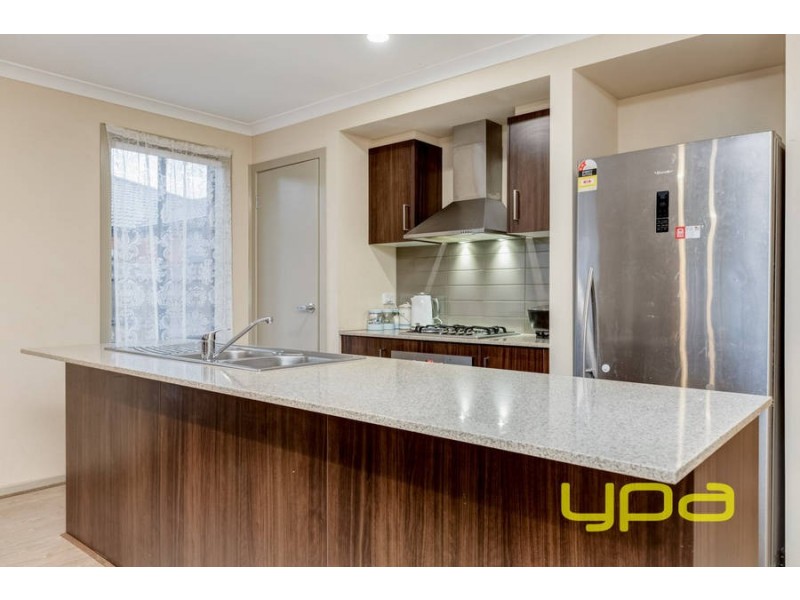 17 Stockwell Street, Melton South VIC 3338