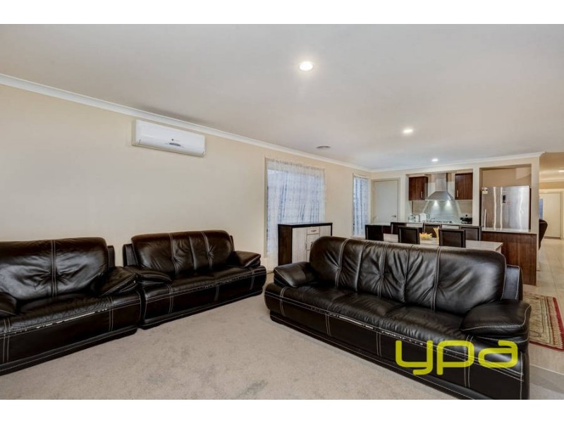 17 Stockwell Street, Melton South VIC 3338