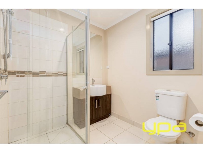 17 Stockwell Street, Melton South VIC 3338