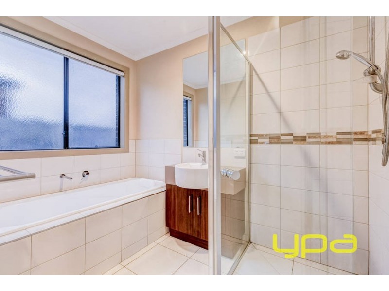 17 Stockwell Street, Melton South VIC 3338