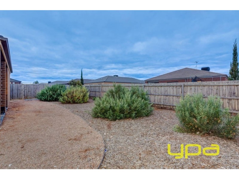 17 Stockwell Street, Melton South VIC 3338