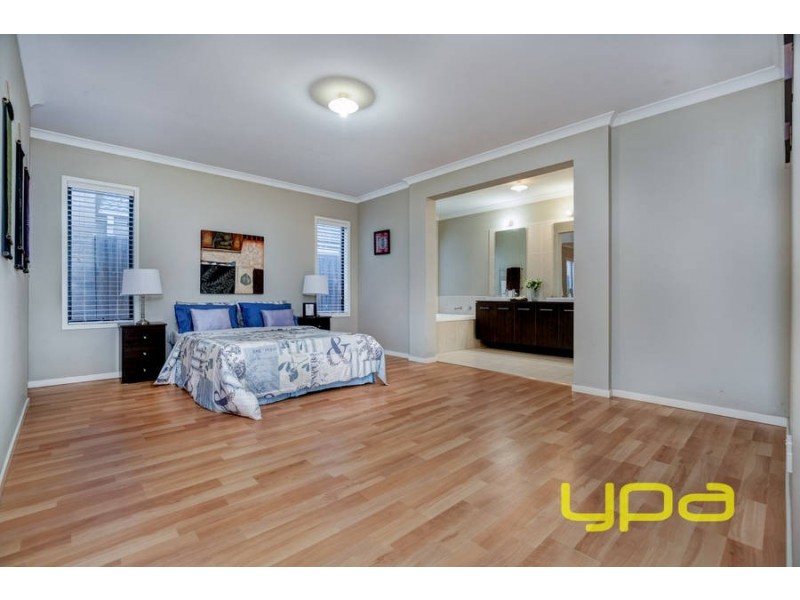 15 Paul Harris Drive, Melton West VIC 3337