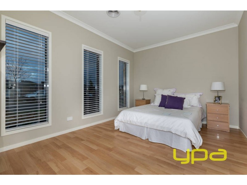 15 Paul Harris Drive, Melton West VIC 3337