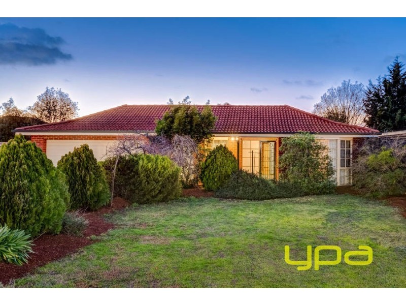 10 Prior Court, Brookfield VIC 3338