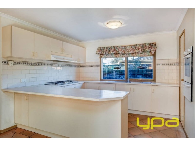 10 Prior Court, Brookfield VIC 3338