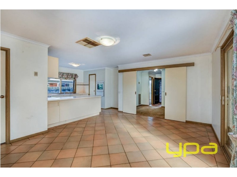 10 Prior Court, Brookfield VIC 3338