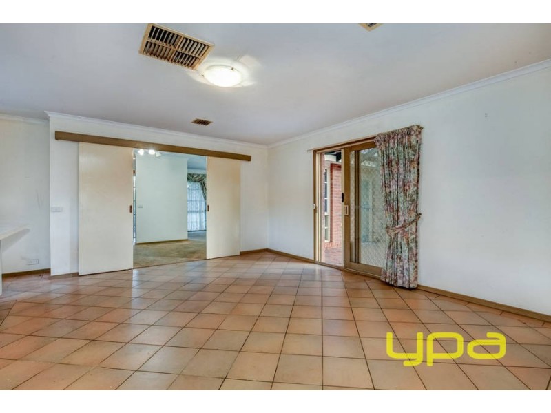 10 Prior Court, Brookfield VIC 3338