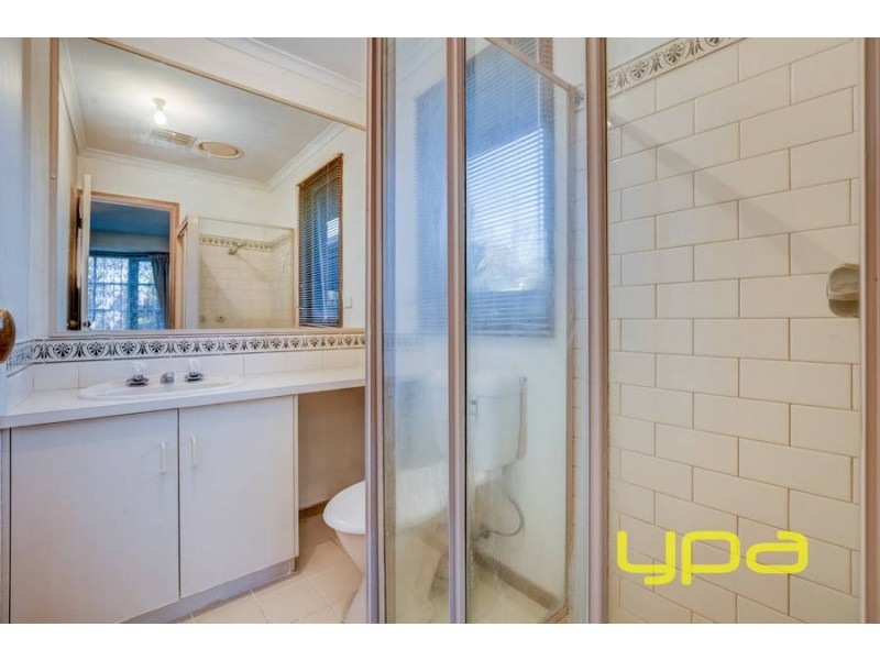 10 Prior Court, Brookfield VIC 3338