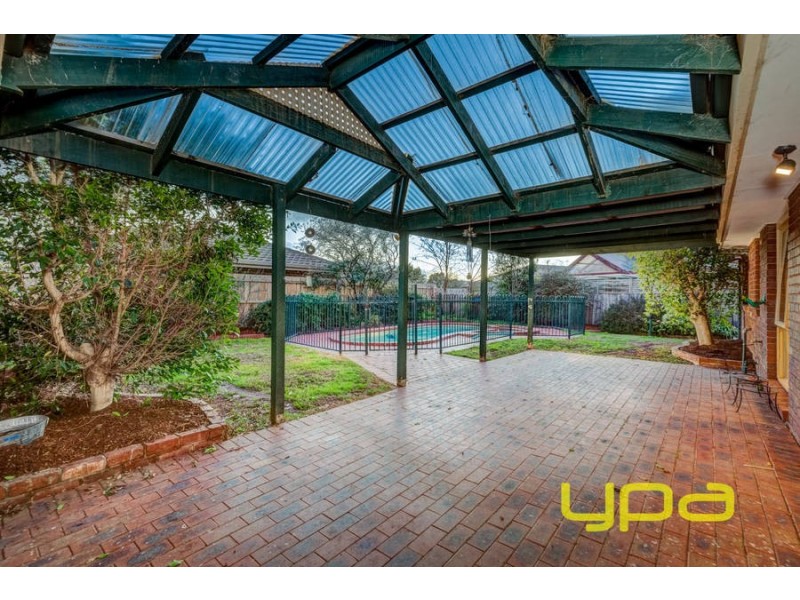 10 Prior Court, Brookfield VIC 3338