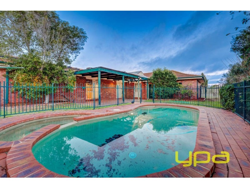 10 Prior Court, Brookfield VIC 3338