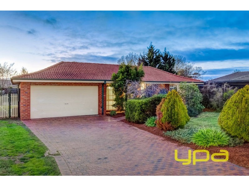 10 Prior Court, Brookfield VIC 3338