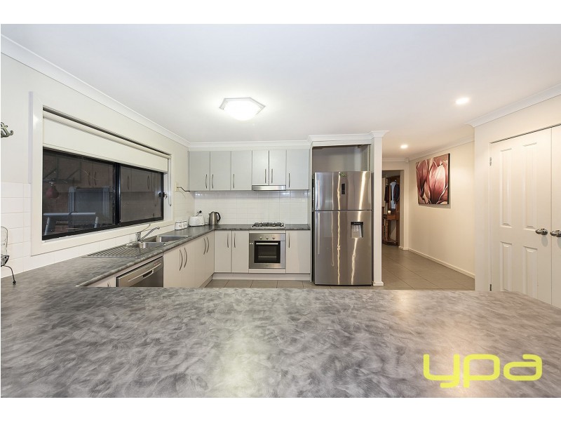 12 Melrome Court, Kurunjang VIC 3337