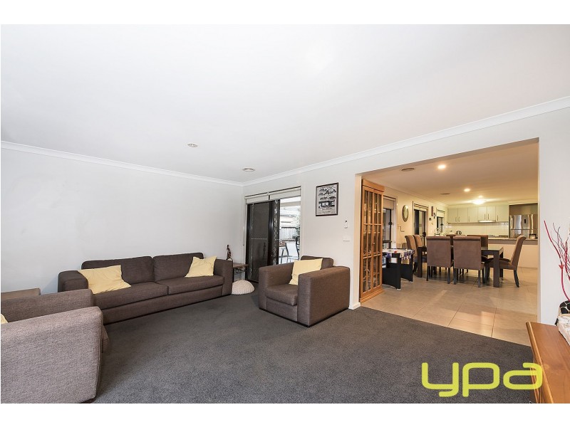 12 Melrome Court, Kurunjang VIC 3337
