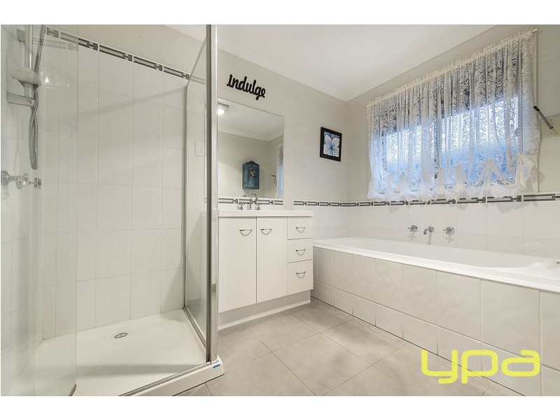 12 Melrome Court, Kurunjang VIC 3337