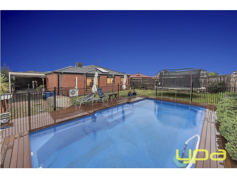 12 Melrome Court, Kurunjang VIC 3337