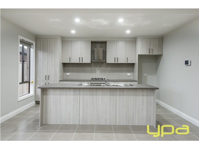 19 Lawrence Avenue, Melton West VIC 3337