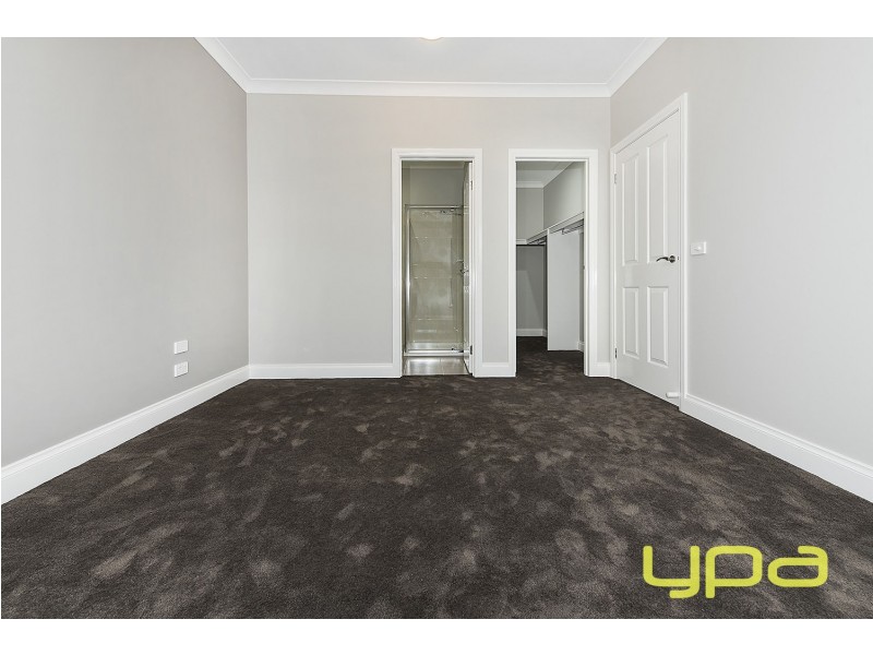 19 Lawrence Avenue, Melton West VIC 3337