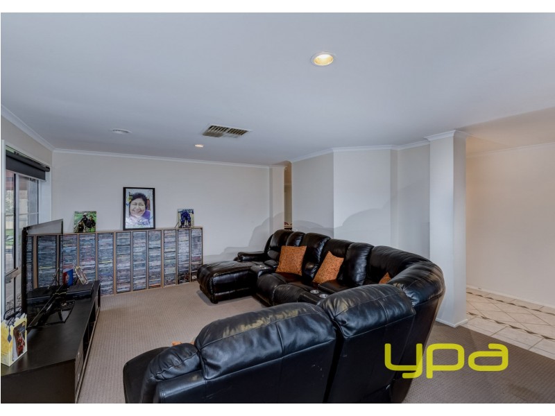 9 Grosvenor Court, Melton West VIC 3337