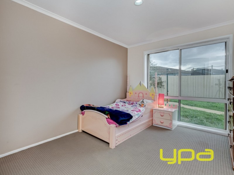 9 Grosvenor Court, Melton West VIC 3337