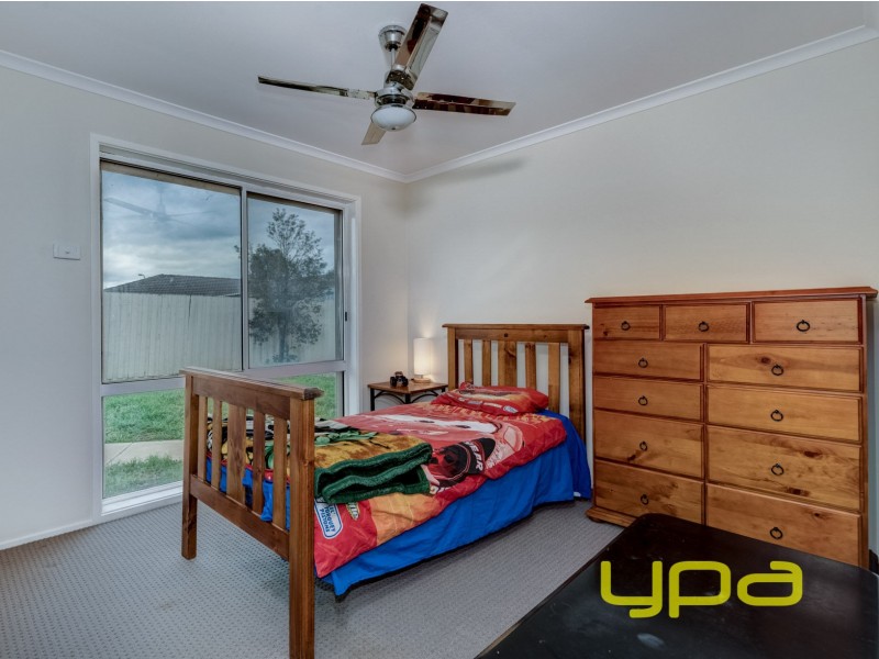 9 Grosvenor Court, Melton West VIC 3337