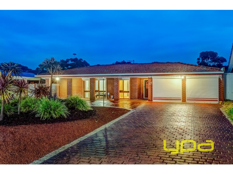 27 Campaspe Crescent, Brookfield VIC 3338
