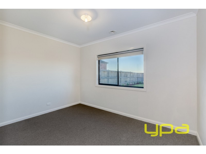 21 Finlay Avenue, Melton West VIC 3337