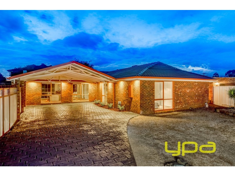 6 Catalina Place, Melton West VIC 3337