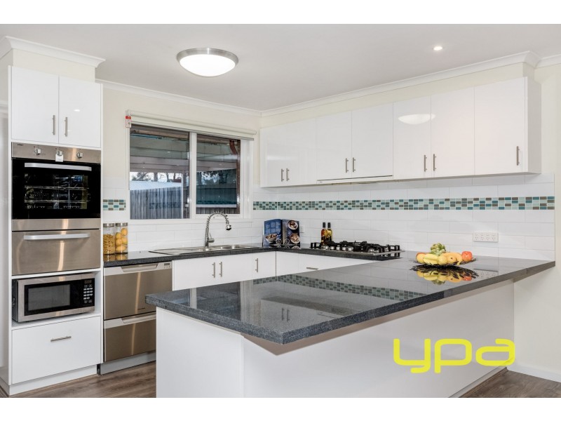 6 Catalina Place, Melton West VIC 3337