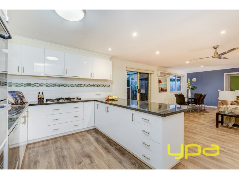 6 Catalina Place, Melton West VIC 3337