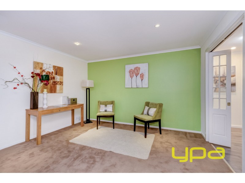 6 Catalina Place, Melton West VIC 3337