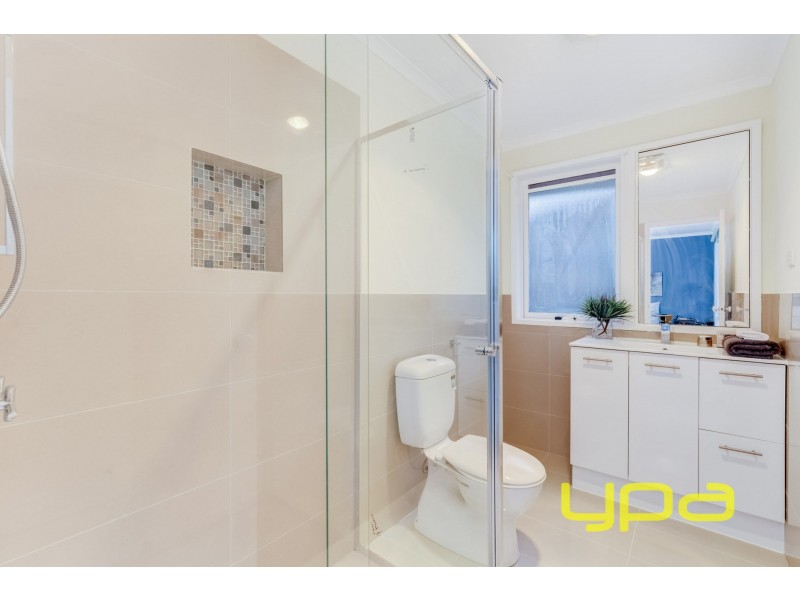 6 Catalina Place, Melton West VIC 3337