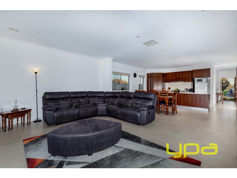 1/10 Dalray Crescent, Kurunjang VIC 3337