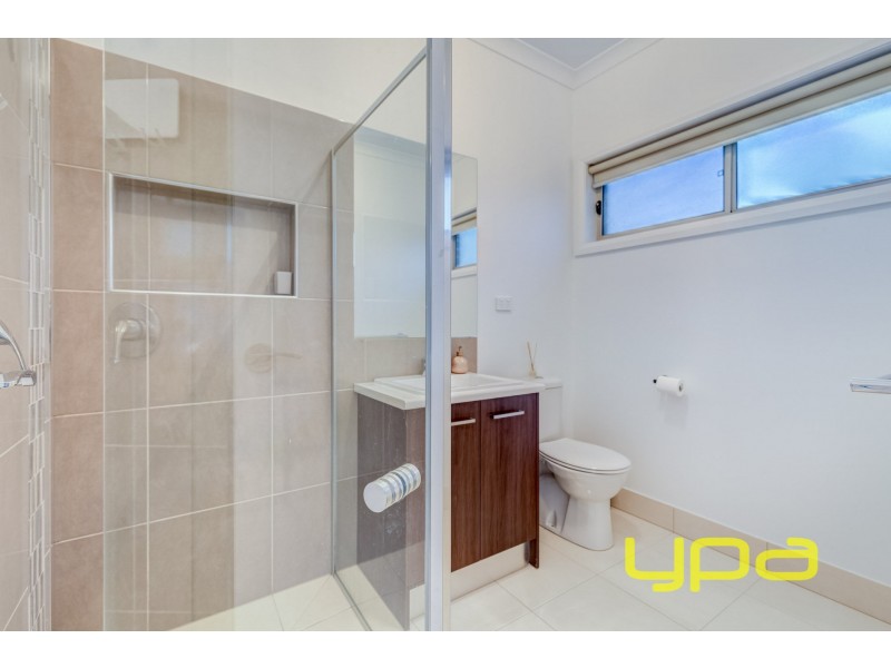 1/10 Dalray Crescent, Kurunjang VIC 3337