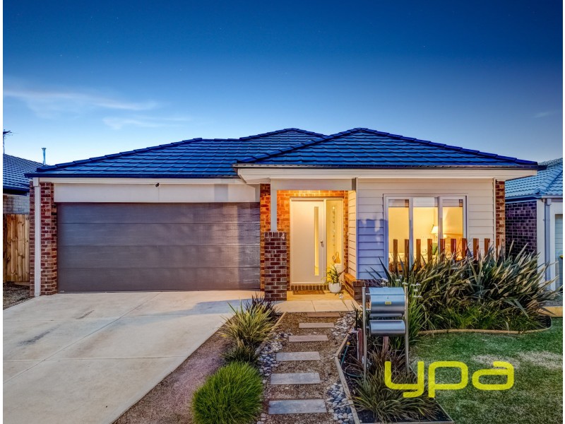 4 Foyle Crescent, Melton South VIC 3338