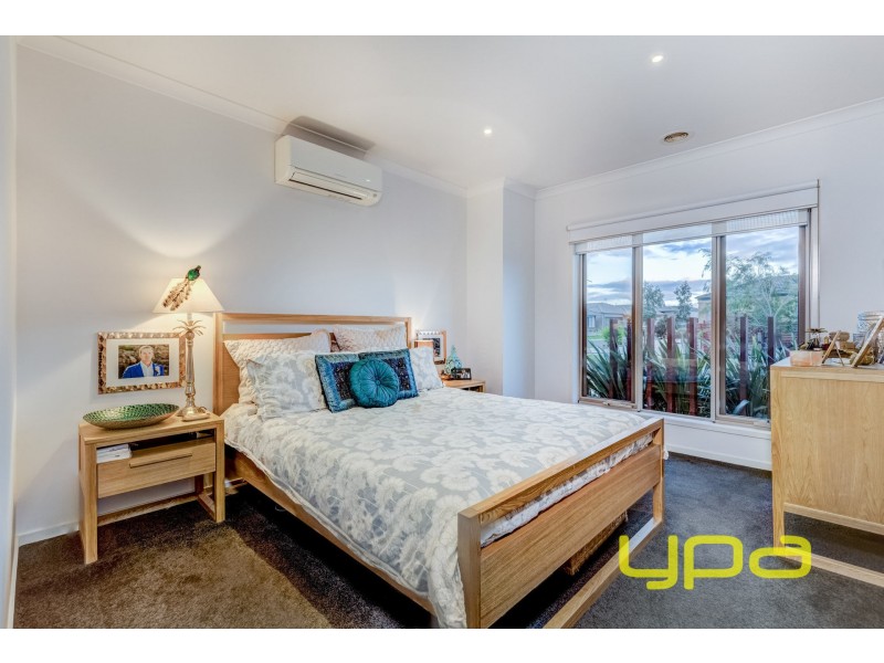 4 Foyle Crescent, Melton South VIC 3338