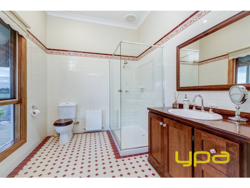 18 Riverview Drive, Hopetoun Park VIC 3340