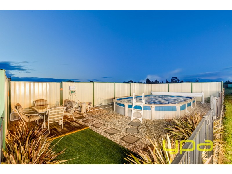 18 Riverview Drive, Hopetoun Park VIC 3340