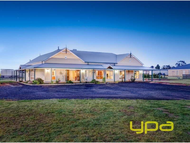 18 Riverview Drive, Hopetoun Park VIC 3340